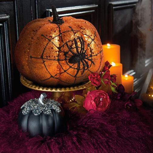 58179A • Halloween-i tök dekoráció - narancs glitteres - pókhálóval - 15 cm